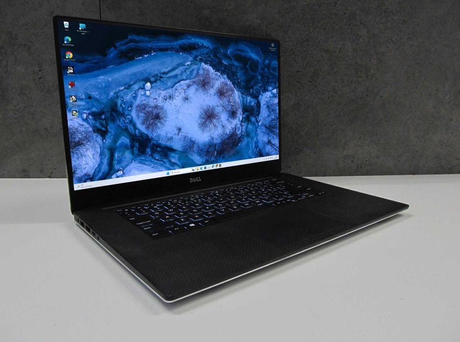 Dell Precision 5520 i7 7th 16GB dysk 256SSD Nvidia Quadro Windows 11