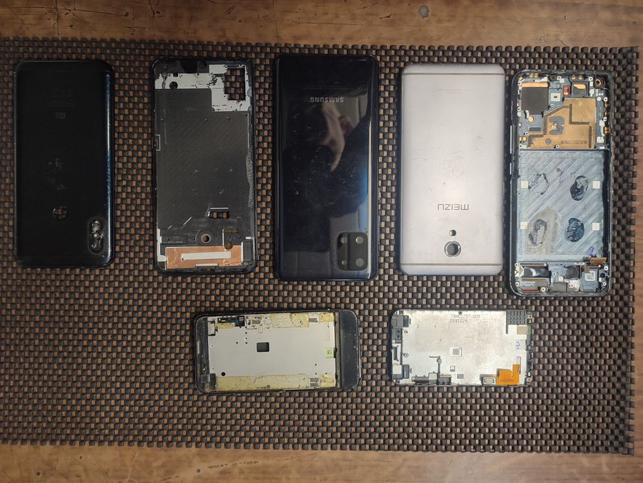 HTC One та залишки інших смартфонів