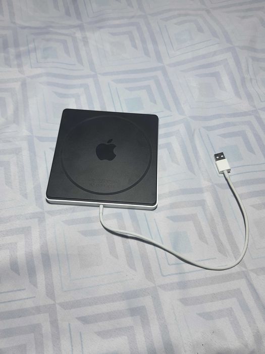 Leitor de CD externo Apple / mac ( como novo, com pouco uso )