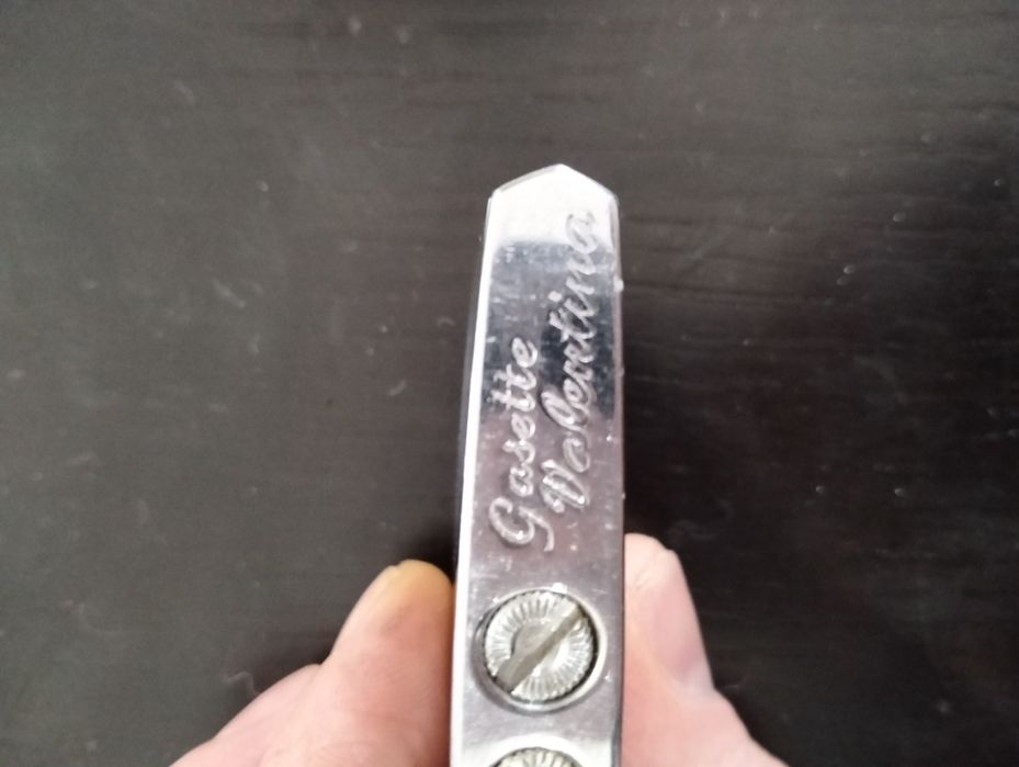 Isqueiro em Aço Antigo