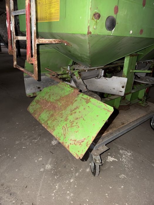 Rozsiewacz Krukowiak MXL 850 1Tona