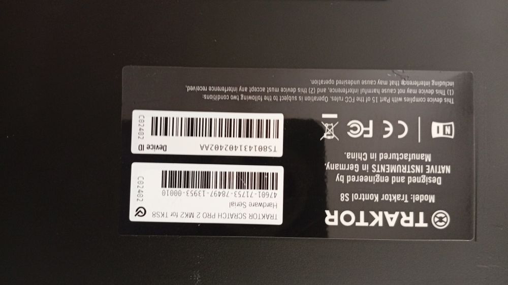Controlador DJ TRAKTOR KONTROL S8 Native Instruments
