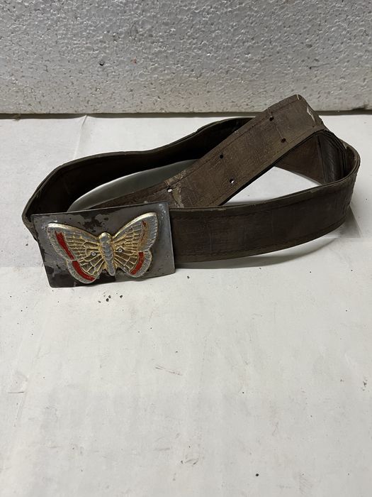 Stary dziecięcy pasek z ozdobną klamrą PRL