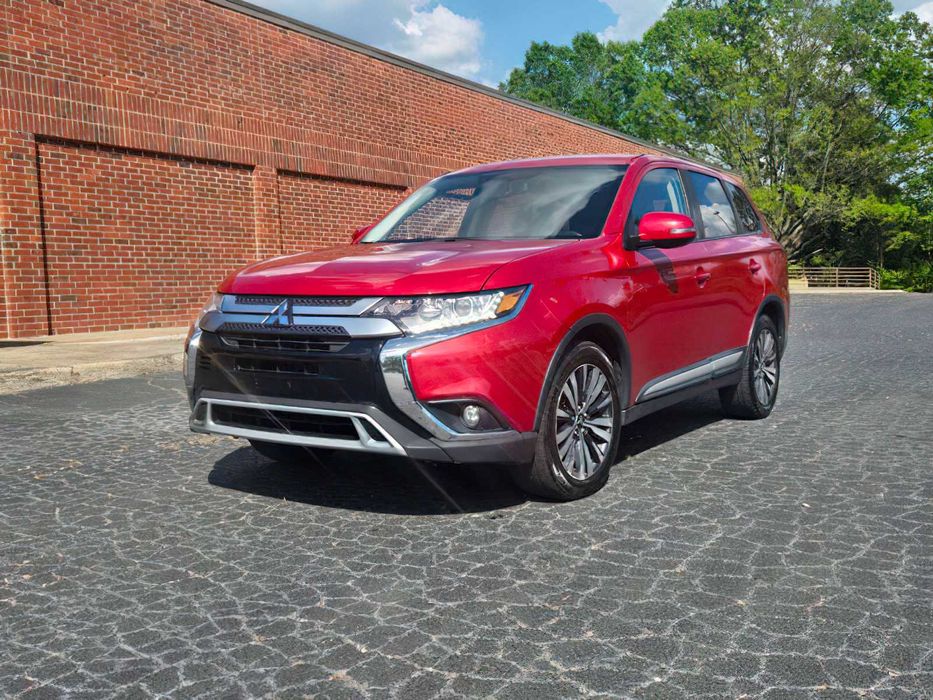 Mitsubishi Outlander SE      2019