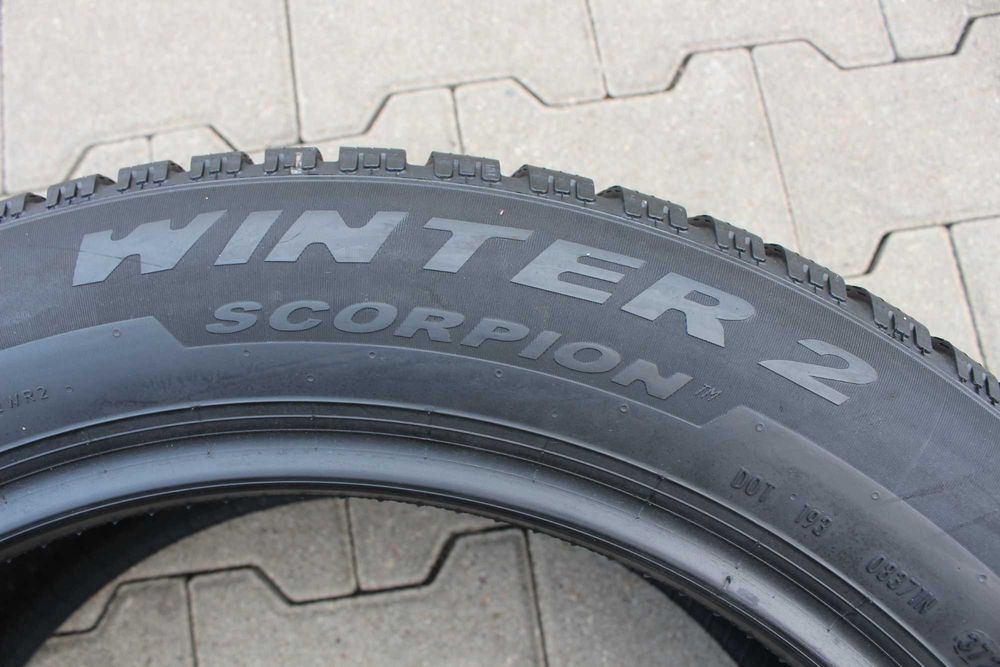 Opona zimowa 235/55/19 Pirelli Winter Scorpion 105H 2023