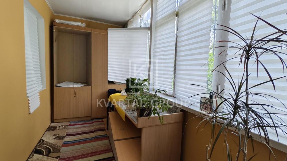 Простора 3-кімнатна квартира 76 м² у цегляному будинку. - View 3