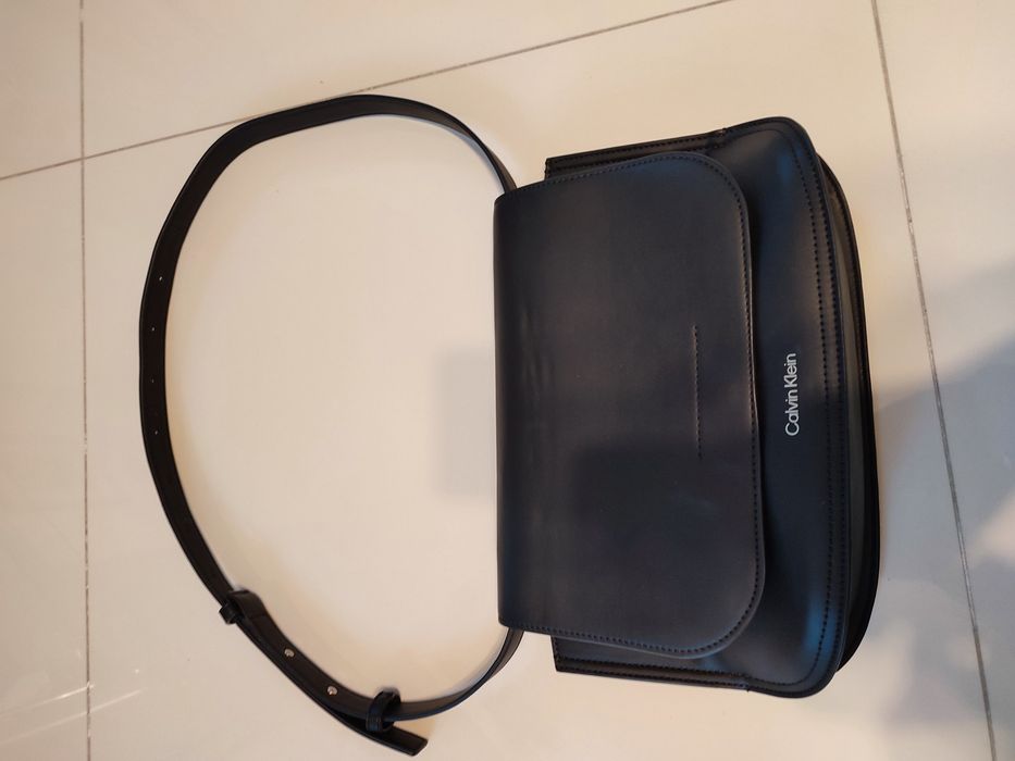 Calvin Klein torebka na ramię czarna stan ogólnie bdb