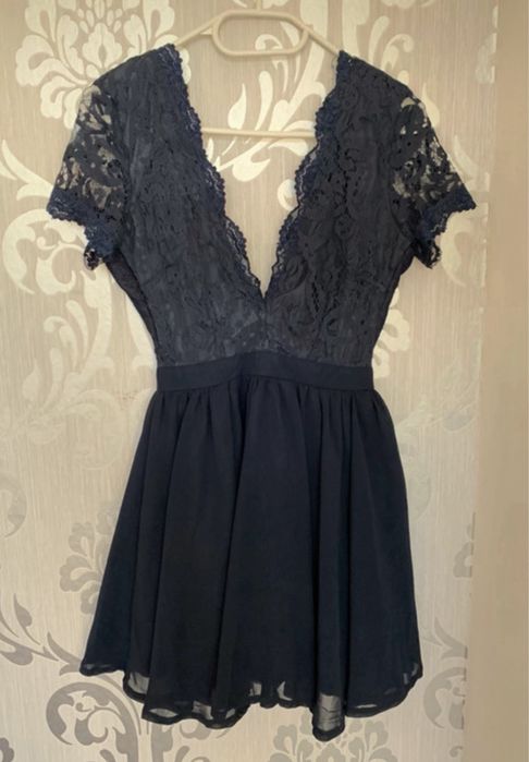 Sukienka granatowa mini koronka dekolt XS