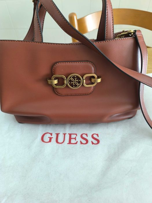 Mala  de mulher Guess