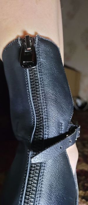 Шкіряні ботільйони.