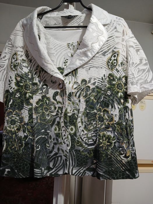 Жіночий літній костюм