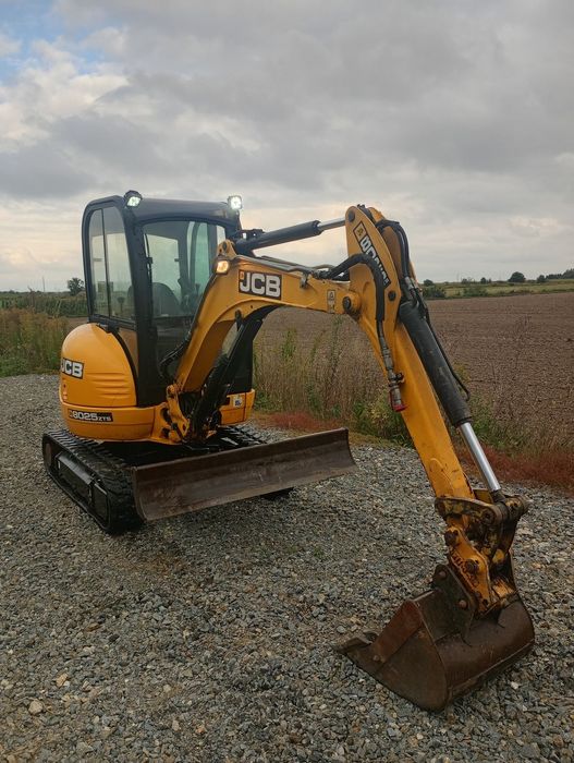 JCB 8025  JCB 8025 66000 zł netto