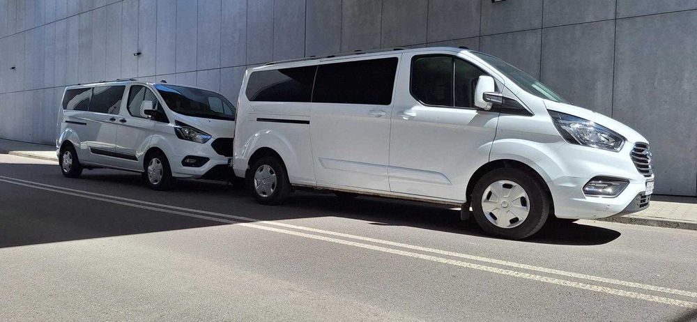 Wynajem busa wypożyczalnia busów 9 osobowego Ford Transit Custom długi