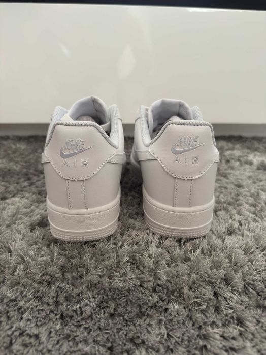 Ténis Nike Air Force brancos (41)