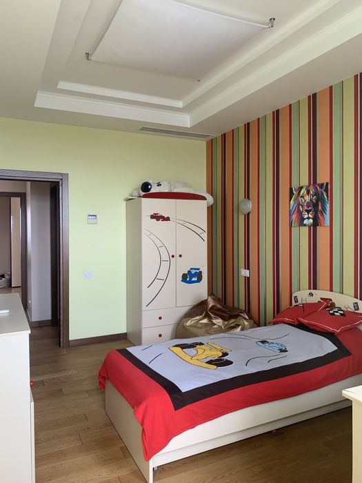 Оренда 4к квартири 128м2, Печерськ, метро Звіринецька, Либідська. Паркінг, резервне живлення