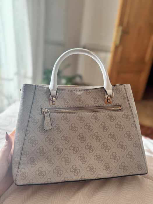 Mala GUESS branca e bege