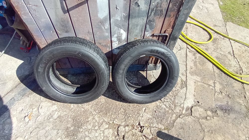 Opona  Opony  R 15