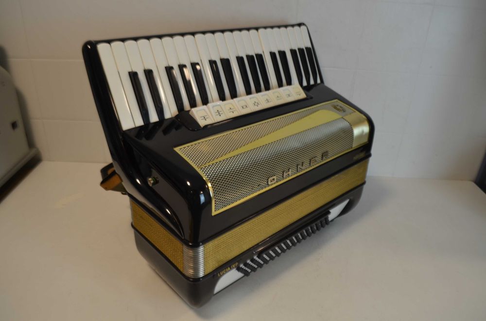 Acordeao Hohner Lucia III 3 Voz 96 Baixos, N. 4