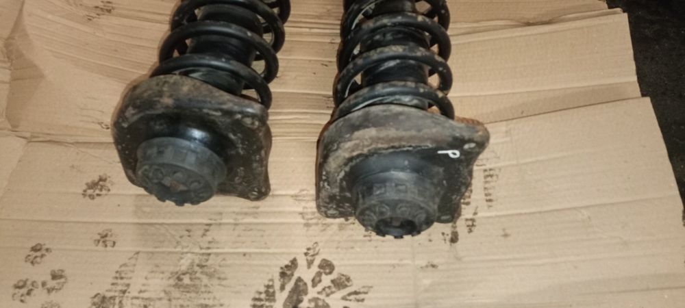 Amortyzatory sprężyny tył audi A6 C4