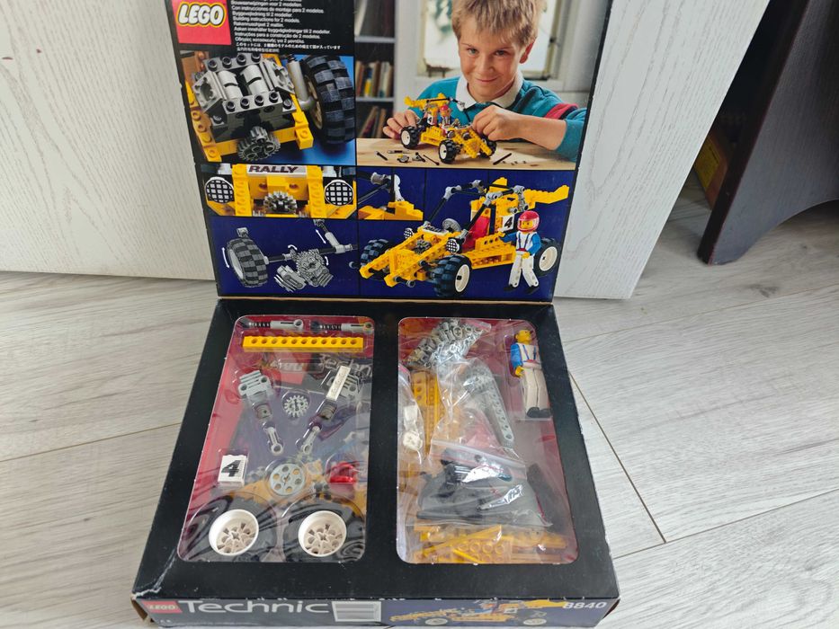 Lego Technic 8840 "Rally Shock n' Roll Racer"; 1990; [219]