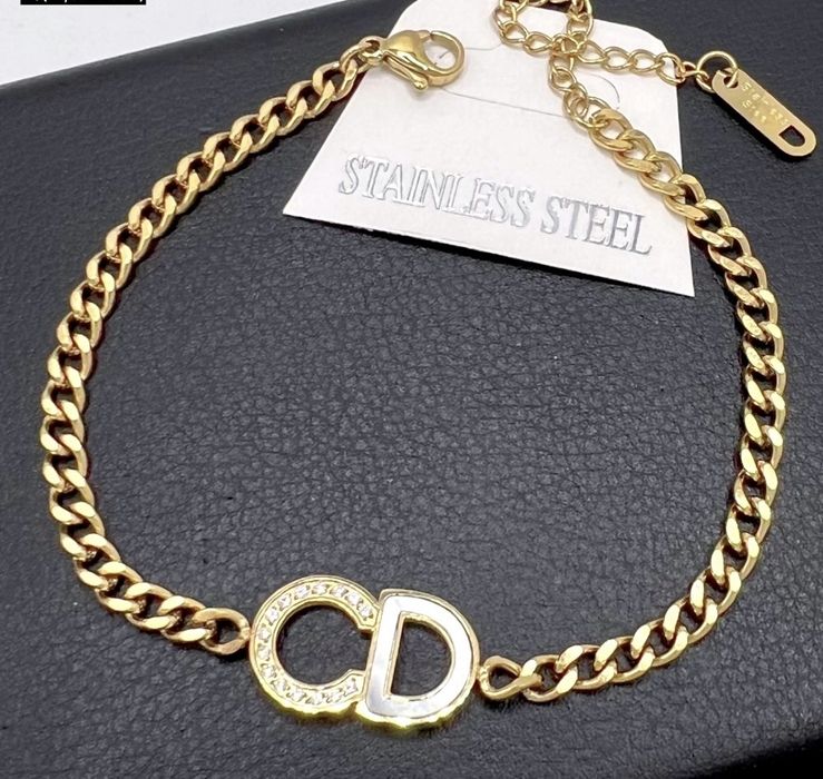 Браслети на руку