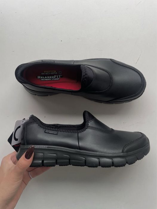 Шкіряні кросівки skechers