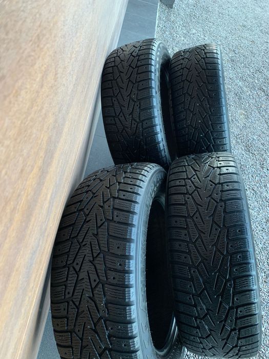 Opony Nokian Suv 215/60/17 100T cena za kpl 4szt. XL