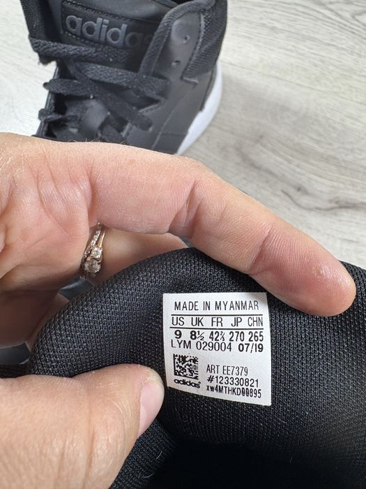 Adidas Hoops чоловічі кросівки 42.5 розмір