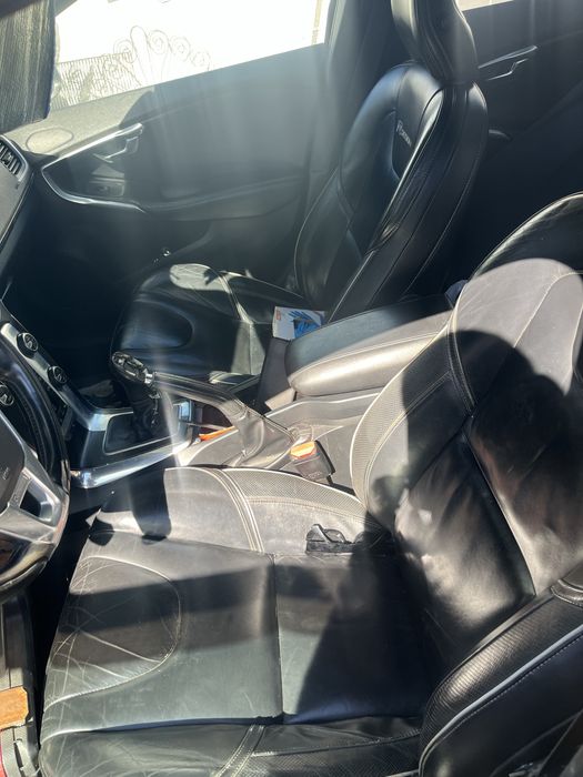Volvo v40 2013 para pecas completo
