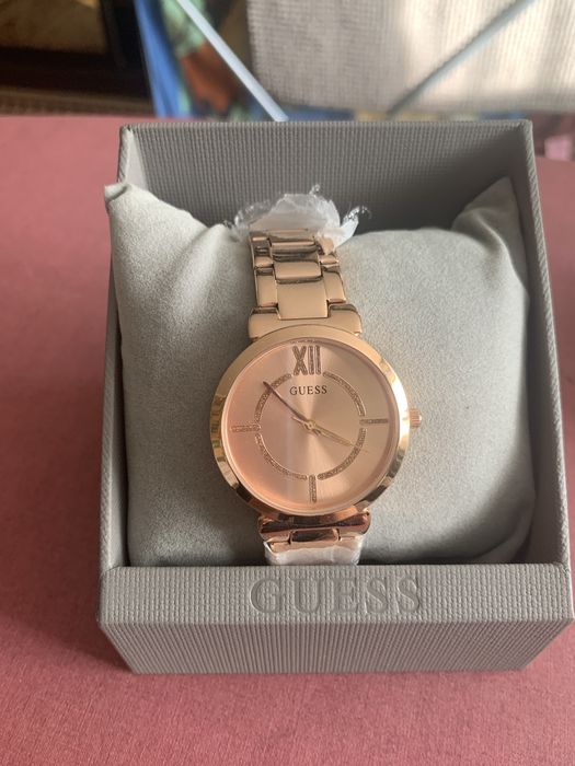 Годинник жіночий Guess