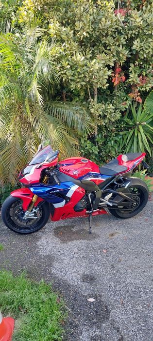 Vendo Honda cbr 1000rrr SP