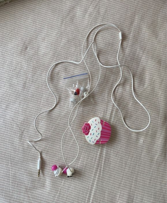 Auriculares com fio e acessórios