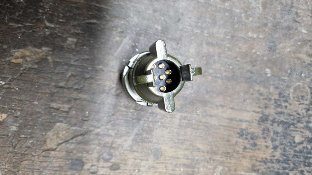Wtyka DS3106A 18-1P AMPHENOL wojskowa nowa