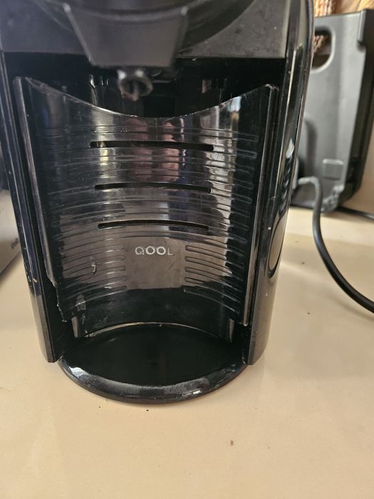 Máquinas Café Delta Q cool com avaria