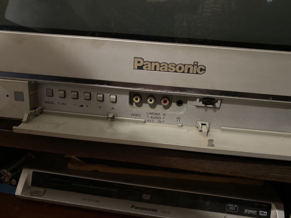 Надійний телевізор Panasonic 21" Quintrix (плоский екран)