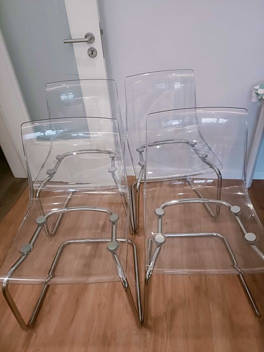 Conjunto mesa e cadeiras jantar