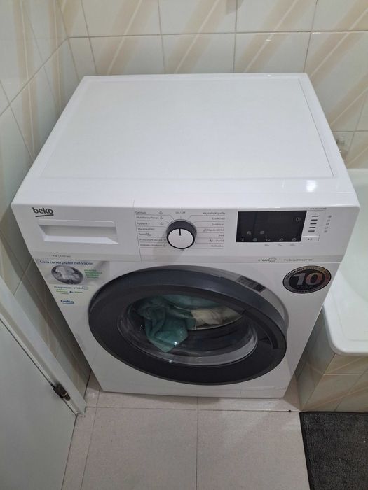 Máquina de lavar roupa - tão bom com novo