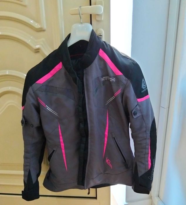 Casaco feminino de mota.