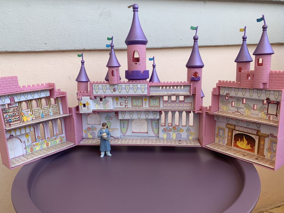 Castelo Bonecas com acessórios