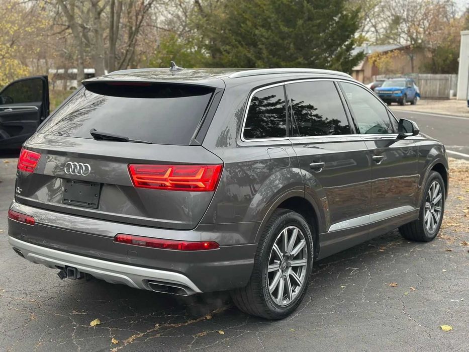 Audi Q7 2019 Premium Plus — большой премиум для семьи и путешествий