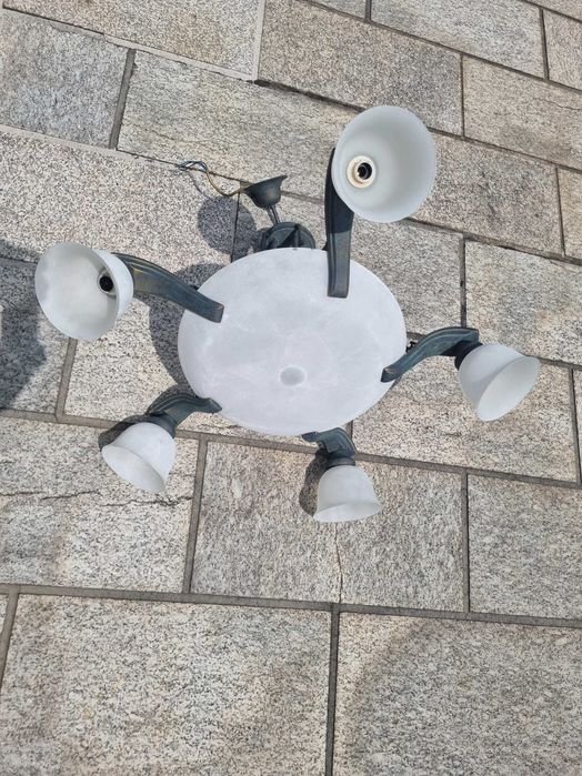 Candeeiro de tecto rústico em ferro e vidro