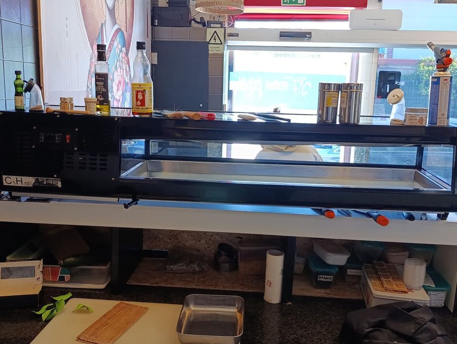 Vitrine Refrigerada para Sushi GRÁTIS ARCA FRIGORÍFICA