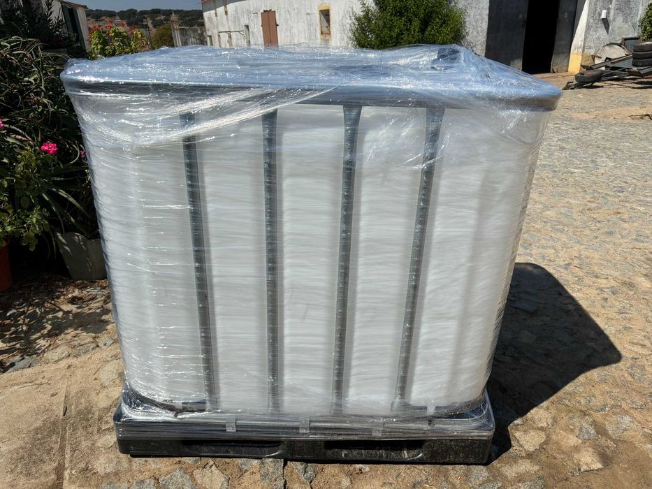 Depósito de plástico alimentar, como novo