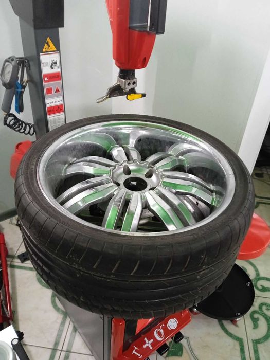 Шиномонтажний верстат автомат