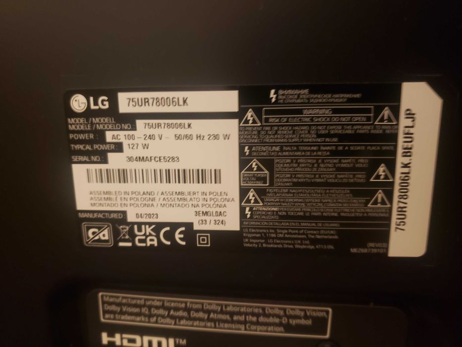 Televisão 75" para peças, tem ecrã partido