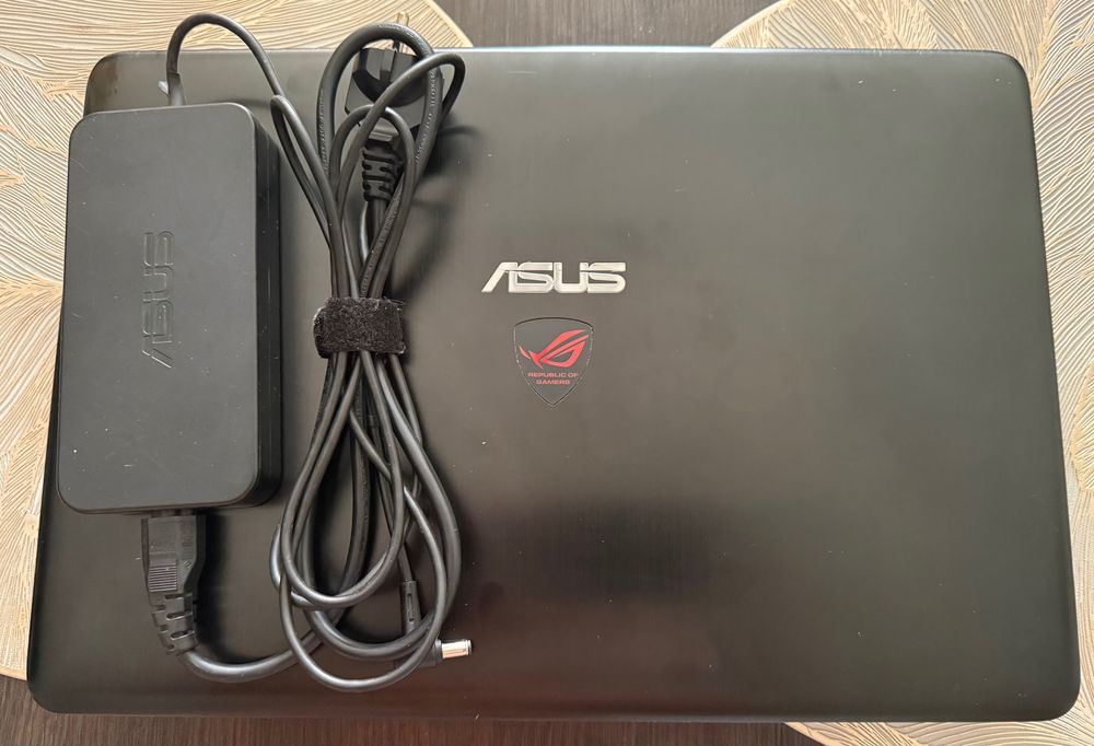 ASUS G771JM 17" (8GB, 222SSD)