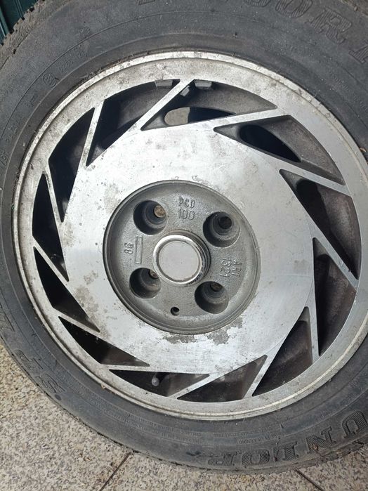 Pneus com jantes semi novos