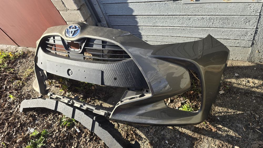 Zderzak Toyota Yaris 4 IV przód przedni