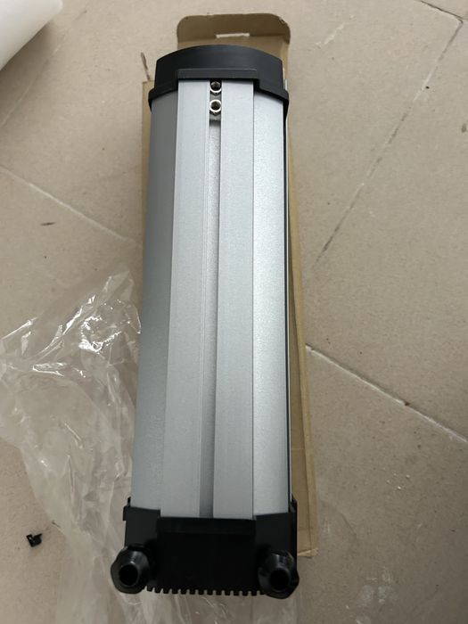 Caixa com alimentador para camara64737706111491124