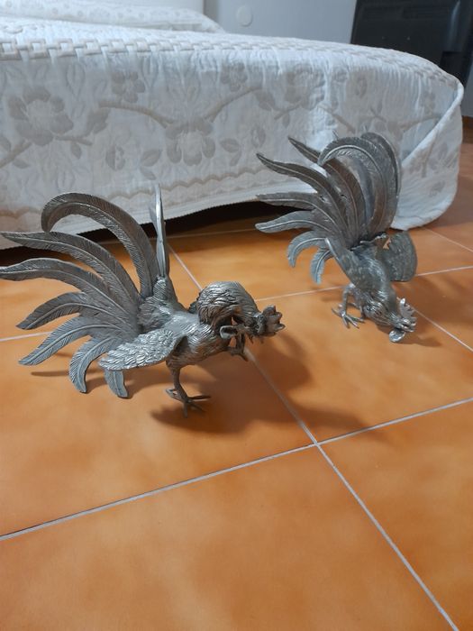 Conjunto de galos (galo e galinha)